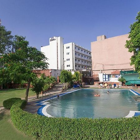 Hotel Atithi Agra  Esterno foto
