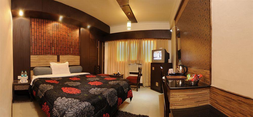 Hotel Atithi Agra  Esterno foto