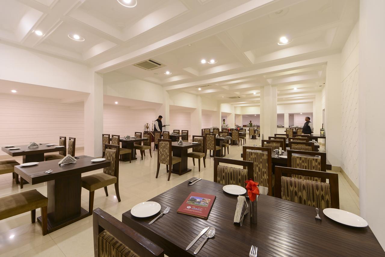 Hotel Atithi Agra  Esterno foto