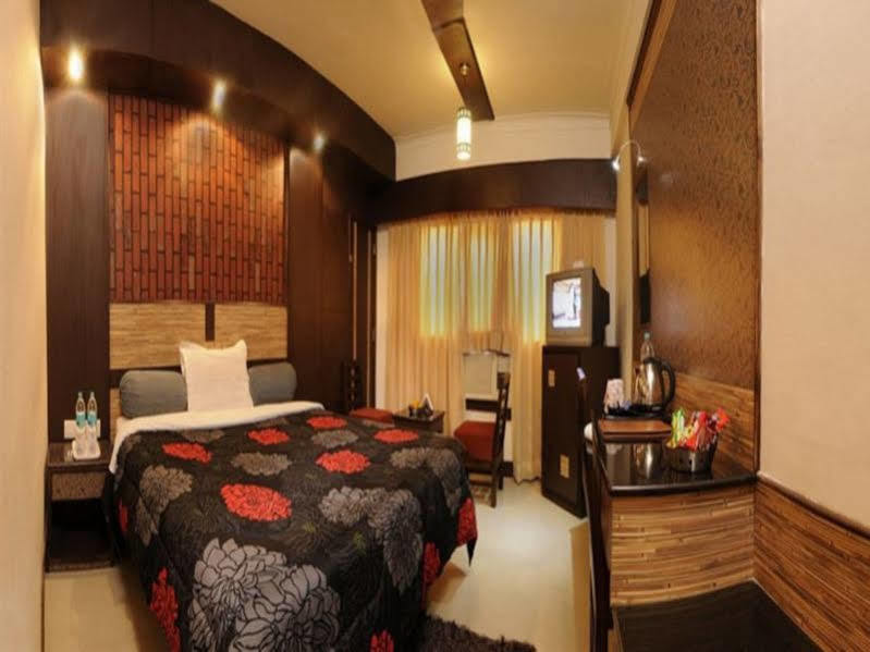 Hotel Atithi Agra  Esterno foto