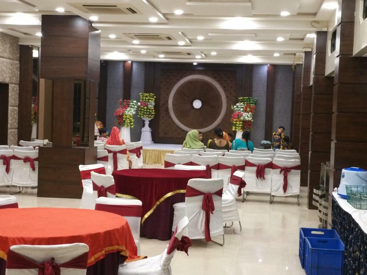 Hotel Atithi Agra  Esterno foto